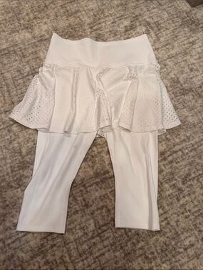 Athleta White Perforated Skirted Capri Leggings
